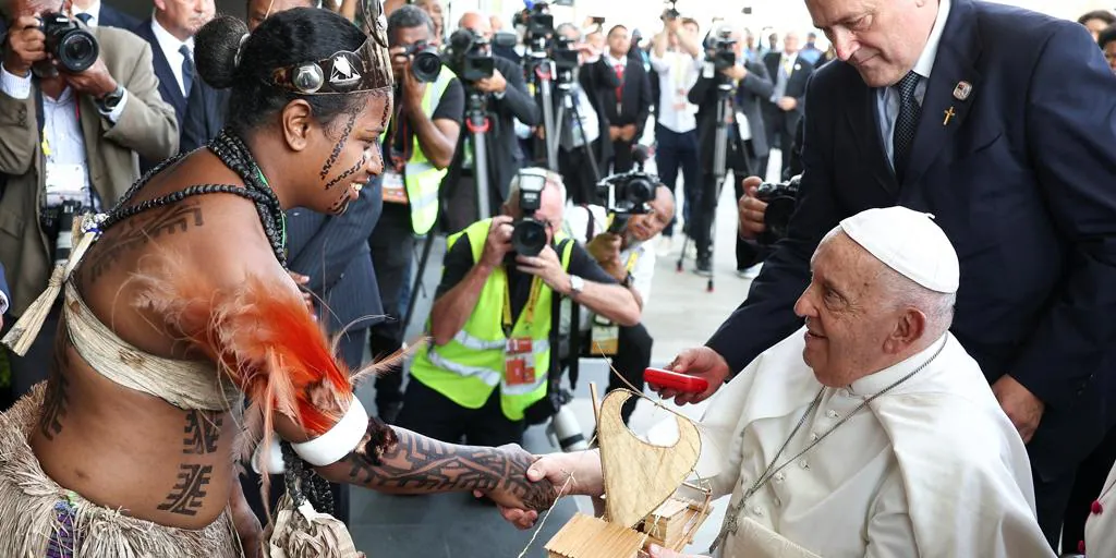 El Papa pide resolver un conflicto olvidado en Papúa Nueva Guinea e invita a aparcar la violencia tribal