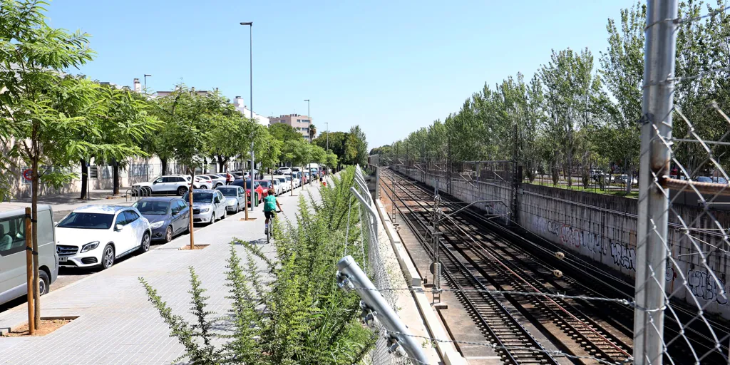 El Pleno exige a ADIF que agilice el apeadero de la avenida de la Igualdad y acepte otro junto al Parque Joyero con fondos municipales