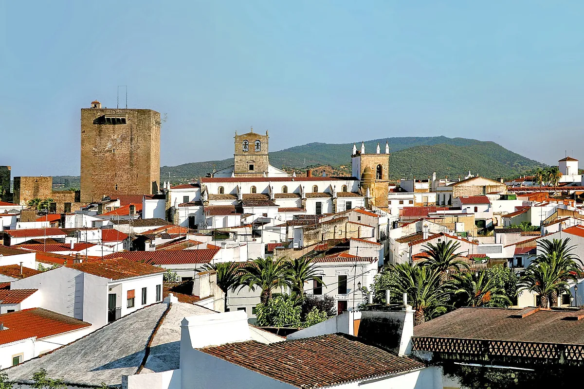 El alcalde de Olivenza insta al ministro de Defensa de Portugal a abandonar los "discursos que levantan muros" y dividen tras reivindicar la localidad como municipio luso