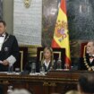 El fiscal general hace un discurso con guiños políticos: advierte del "peligro" de las acusaciones populares en plena investigación a la mujer de Sánchez y carga contra la "desinformación"