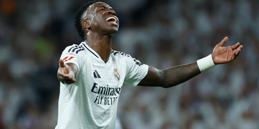 El juez y parte de Vinicius que se vuelve contra él mismo: 3 amarillas en 7 partidos