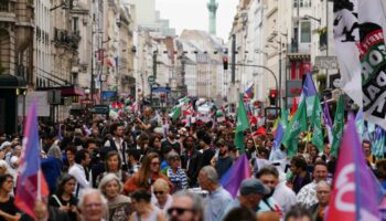 En direct, gouvernement Barnier : le MoDem acte sa participation, une partie de la gauche dans la rue cet après-midi