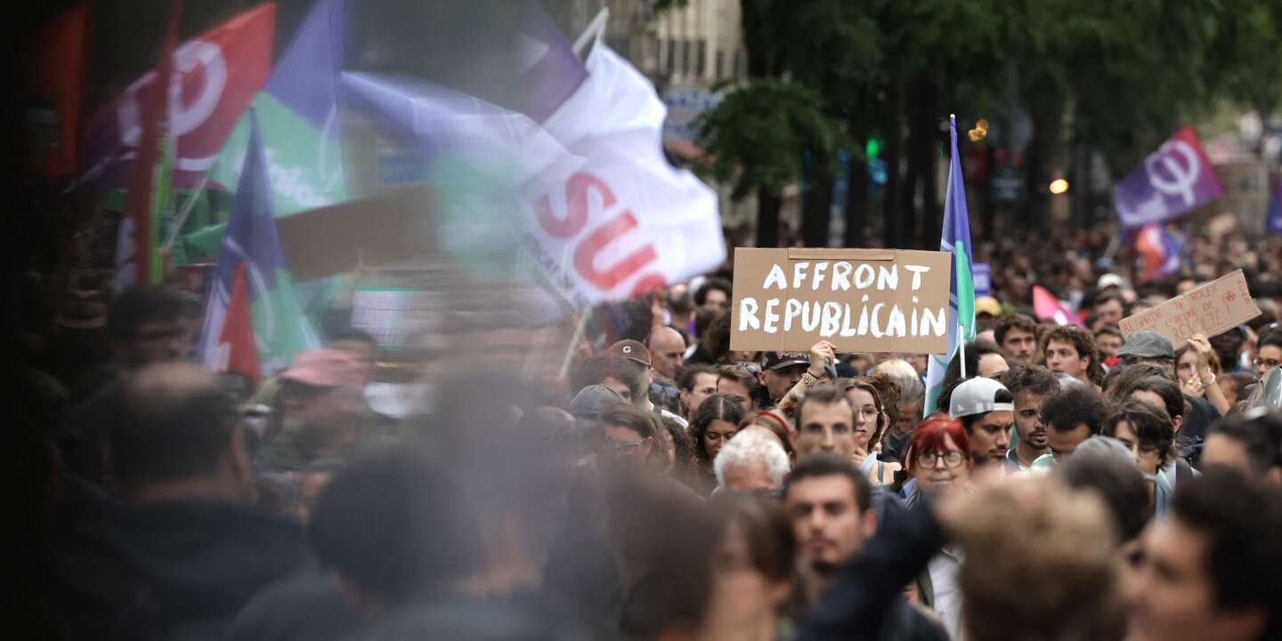 En direct, nomination de Michel Barnier : « Résistance », « destitution »… la gauche défile contre Emmanuel Macron