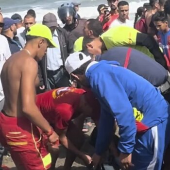 Encuentran un cadáver en una playa marroquí que cuenta con un dispositivo policial para evitar el paso a Ceuta