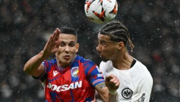 Der Ärger bei Eintracht Frankfurt über das 3:3 gegen Viktoria Pilsen zum Auftakt der Europa League ist groß. Foto: Arne Dedert/d