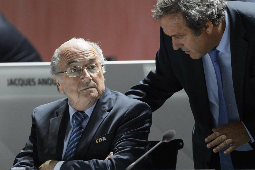 « FIFAgate » : Sepp Blatter et Michel Platini seront rejugés en Suisse en mars 2025 par une cour extraordinaire