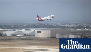 Federal government approves third runway for Melbourne airport