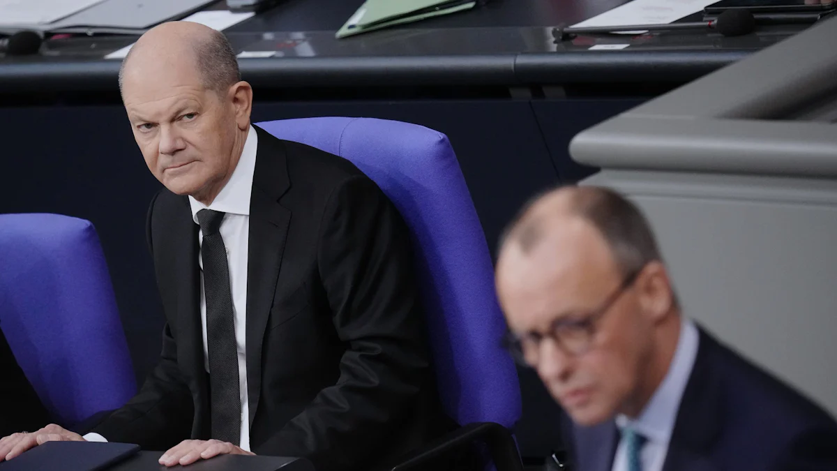 Generaldebatte im Bundestag: Scholz: stellen Asylrecht im Grundgesetz "nicht zur Debatte"