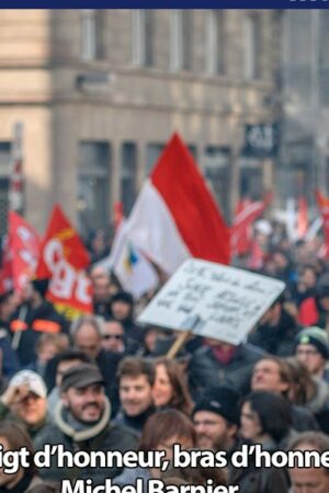 Gorafi Magazine : Doigt d’honneur, bras d’honneur, Michel Barnier… 50 gestes efficaces pour insulter les Français