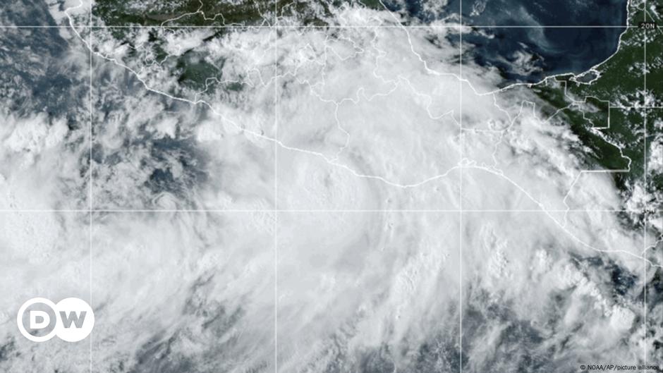 Hurricane John hits Mexico as Category 3 storm