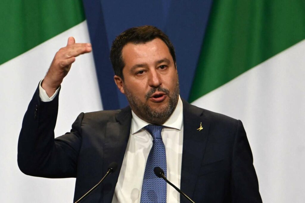 Italie : six ans de prison requis contre Matteo Salvini pour avoir refusé de laisser accoster des migrants en 2019