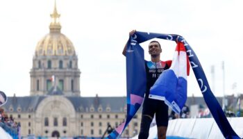 Jeux paralympiques : le porte-drapeau Alexis Hanquinquant s’impose en patron sur le paratriathlon