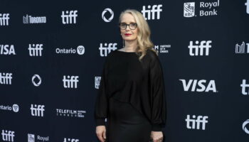 Julie Delpy revisite sa douce France dans « Les Barbares »