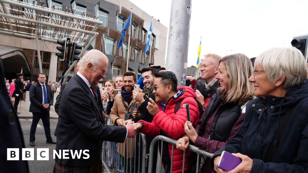 King marks Scottish Parliament's 25th anniversary