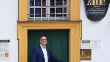 Stand zwar nicht auf dem Wahlzettel, aber wurde gewählt: Bürgermeister Romstöck. Foto: D. Mitnacht/Stadt Röttingen/dpa