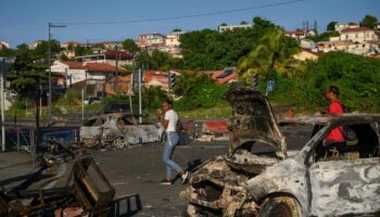 La Martinique panse ses plaies dans un climat qui reste tendu, après plusieurs nuits d’émeutes