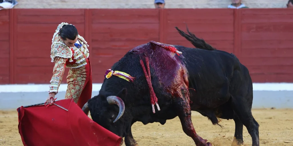 La ganadería de Cuadri cotiza al alza en una tarde de tíos duros en Villaseca