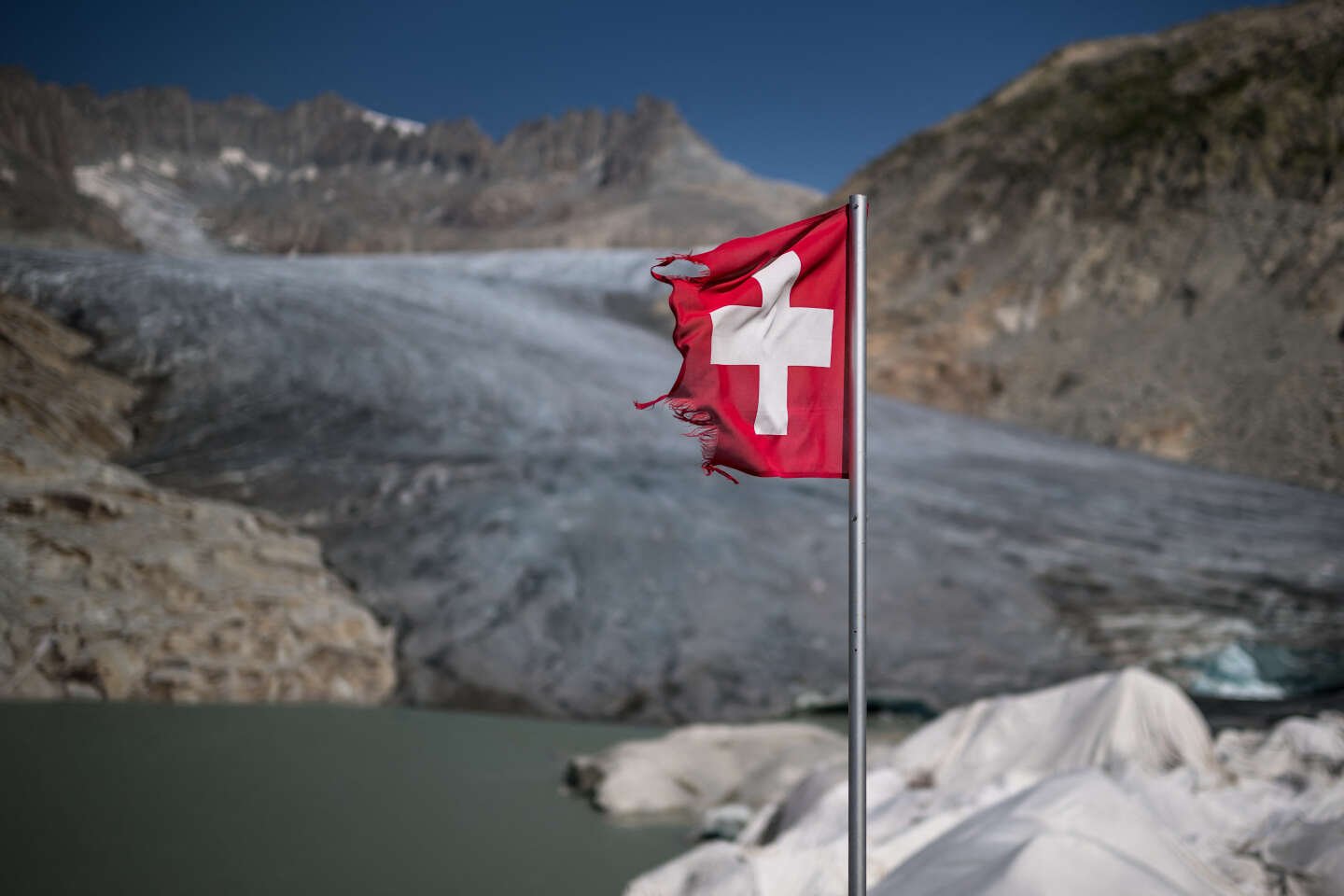 La guerre en Ukraine révèle les ambiguïtés de la neutralité suisse