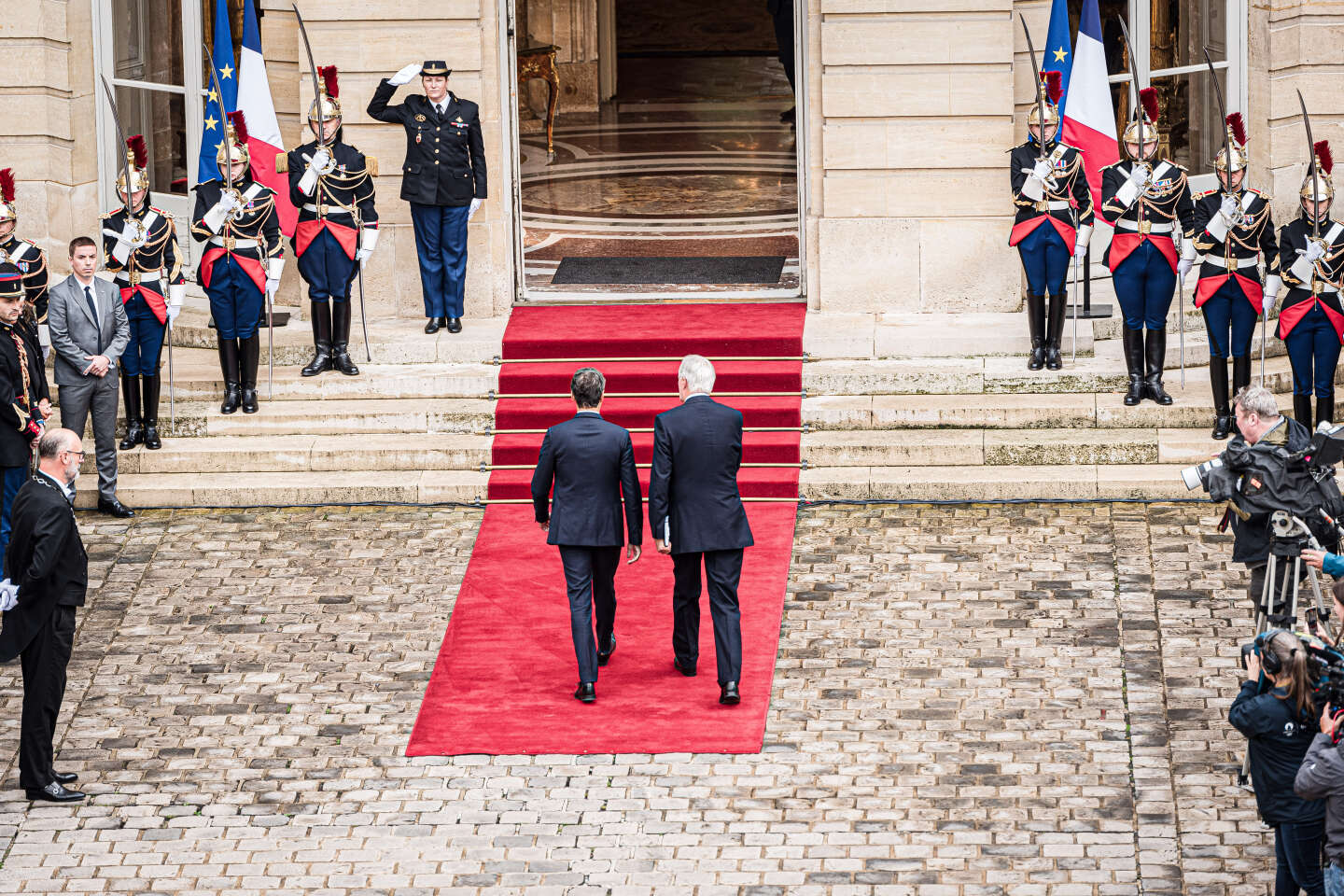 « La nomination de Michel Barnier à Matignon signe-t-elle le prolongement du macronisme ou bien sa fin ? »