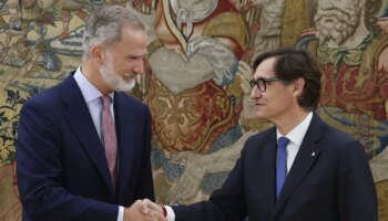 La sintonía de Illa y Felipe VI en su primer encuentro en Zarzuela: "Estoy muy contento"... "¡qué bien!"