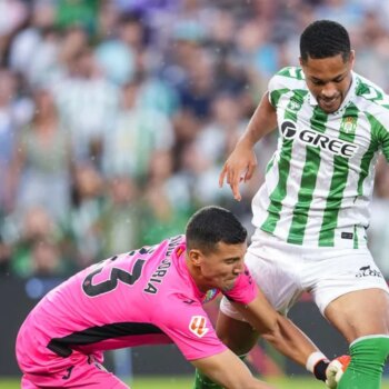 LaLiga denuncia cánticos ofensivos en el Villamarín contra Bordalás y David Soria