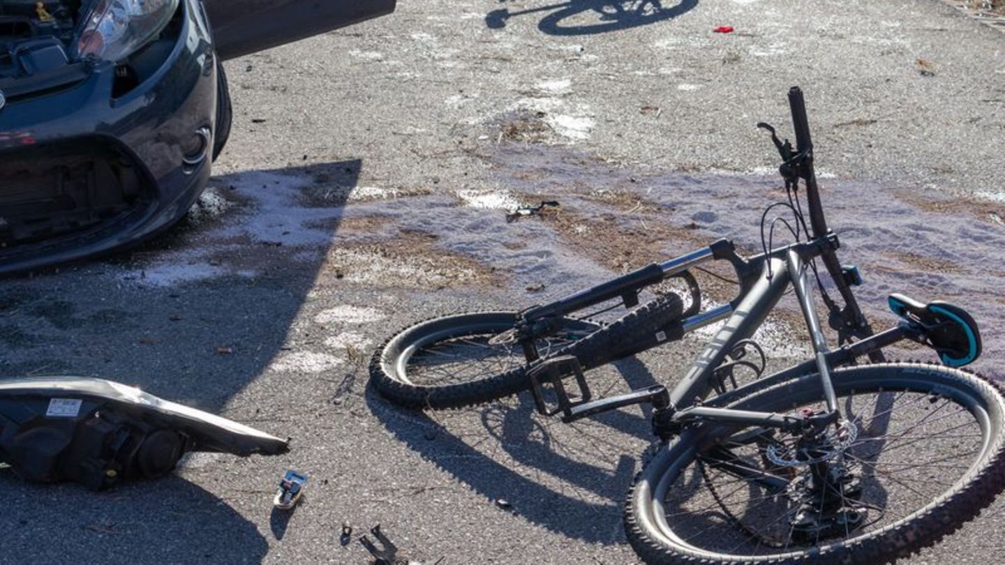 Bei dem Unfall gab es mehrere Verletzte. (Symbolbild) Foto: Wisberger/EinsatzReport24 /dpa