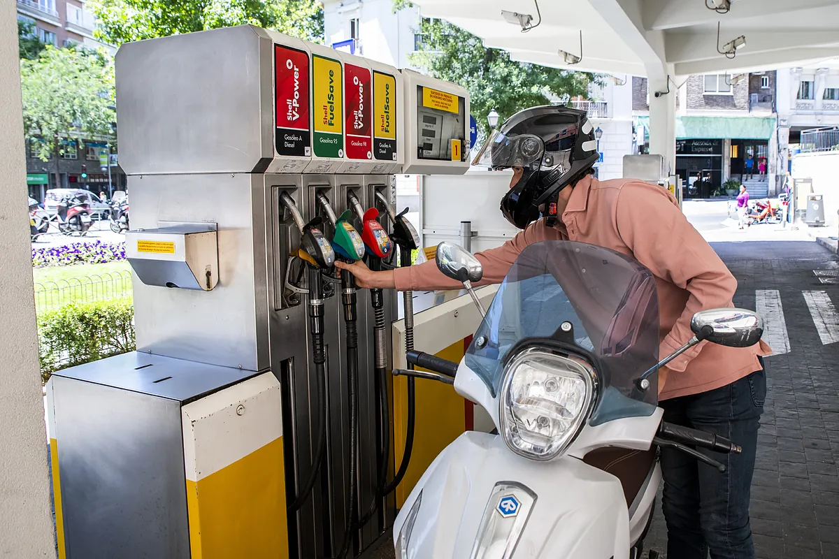 Las petroleras maniobran en el Congreso para aprobar este año una reforma fiscal "a la italiana" que acabe con el millonario fraude de la gasolina