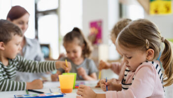 Livre-enquête "Les Ogres": Révélations chocs sur certains groupes de crèches en France