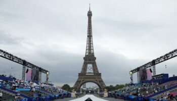 « Maintenir les cinq anneaux sur la tour Eiffel dit beaucoup de la façon dont la culture a été instrumentalisée durant les JO »