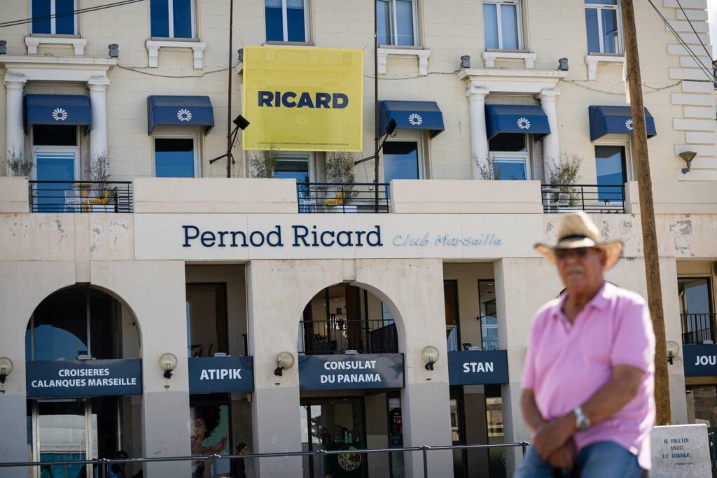 Marseille salue l’abandon par Pernod-Ricard de son partenariat avec le PSG : « C’est la victoire du peuple du Ricard contre celui des pétrodollars »