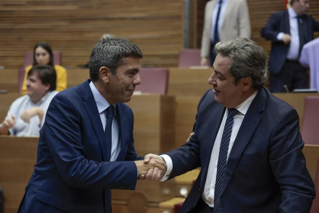 Mazón anuncia nuevas rebajas fiscales y trata de amarrar el apoyo de Vox para agotar la legislatura: "No podemos volver atrás"