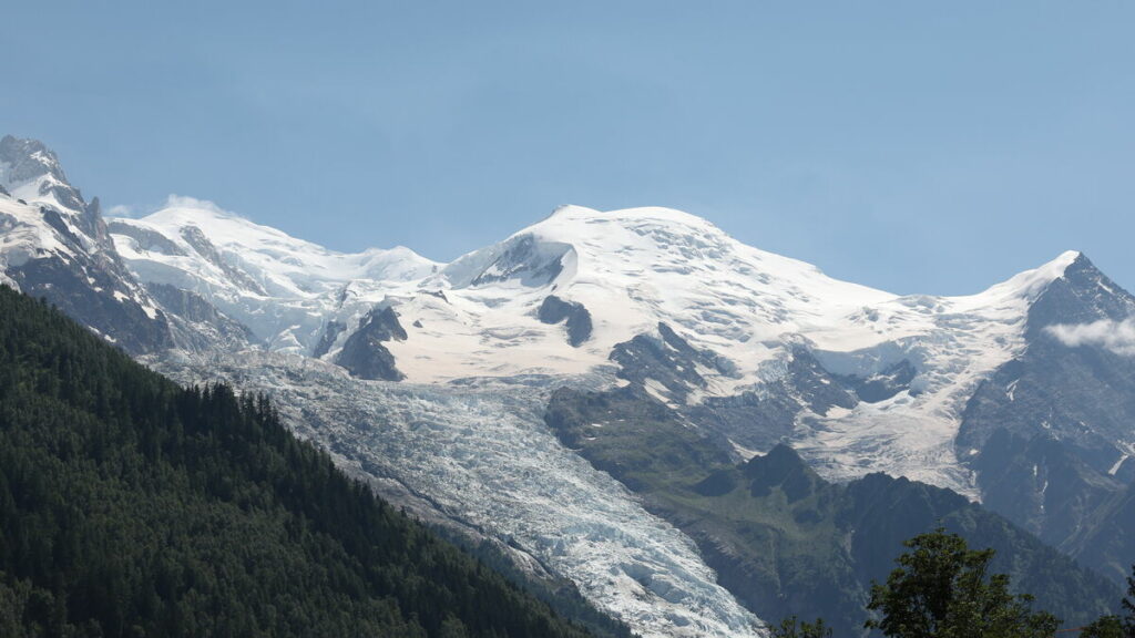 Mont-Blanc : les quatre alpinistes piégés depuis samedi retrouvés morts non loin du sommet