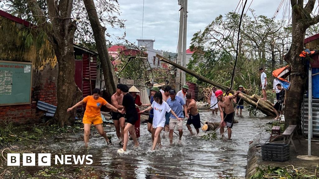 More than 127 dead in Vietnam super typhoon