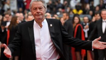 Mort d’Alain Delon : le testament de l’acteur a été envoyé à ses trois enfants