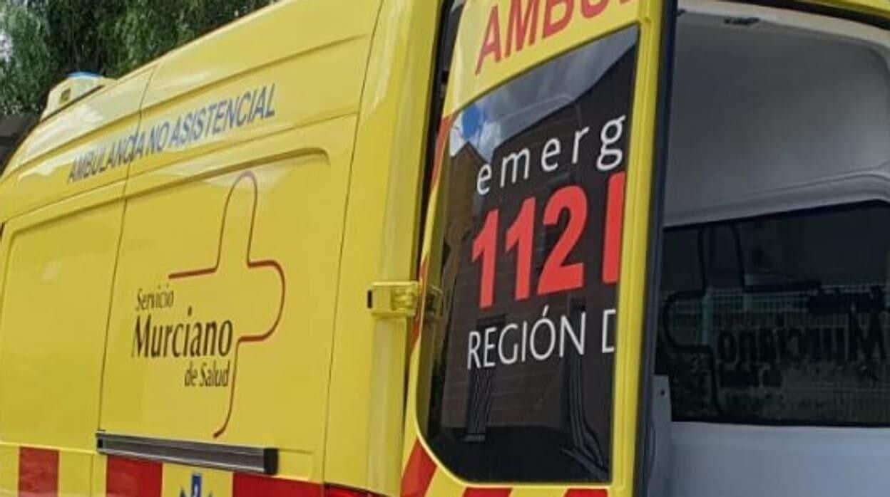 Muere una mujer tras sufrir una parada cardiorrespiratoria en una playa de Murcia