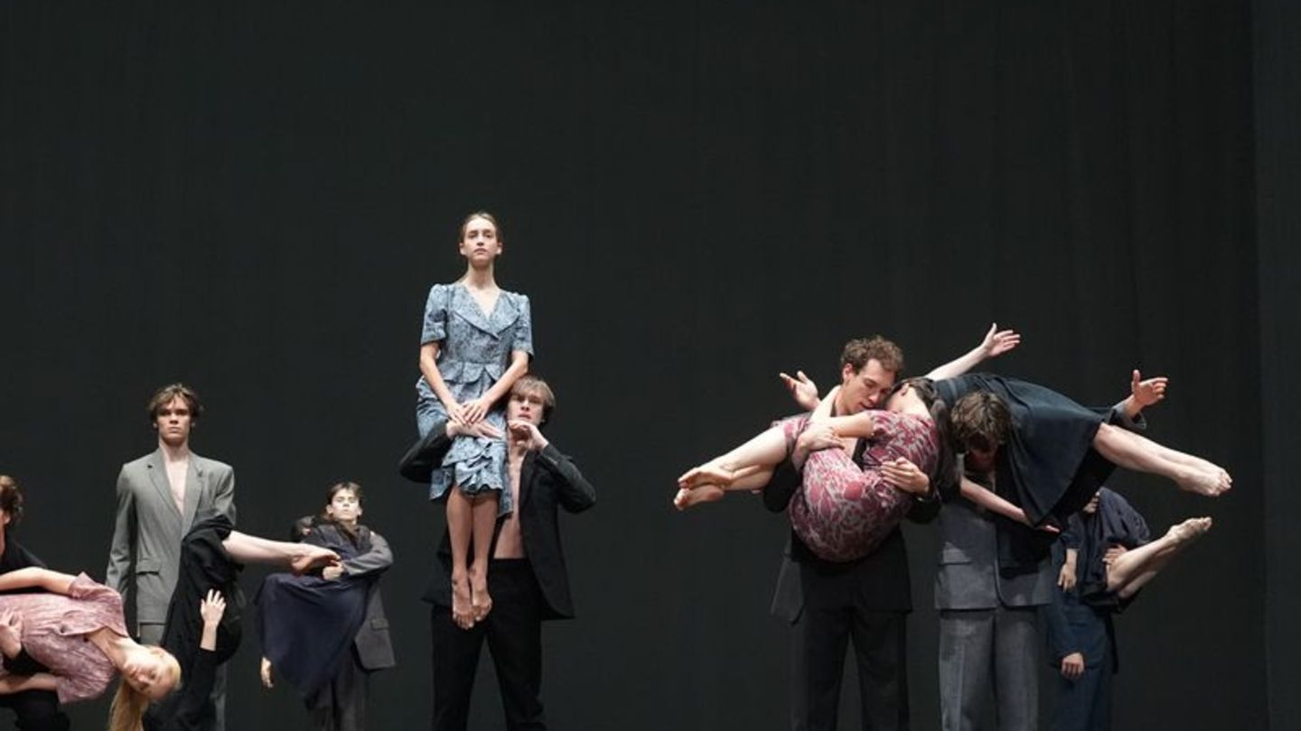 "Adagio" ist ein Frühwerk von Pina Bausch aus dem Jahr 1974. Foto: Marcus Brandt/dpa