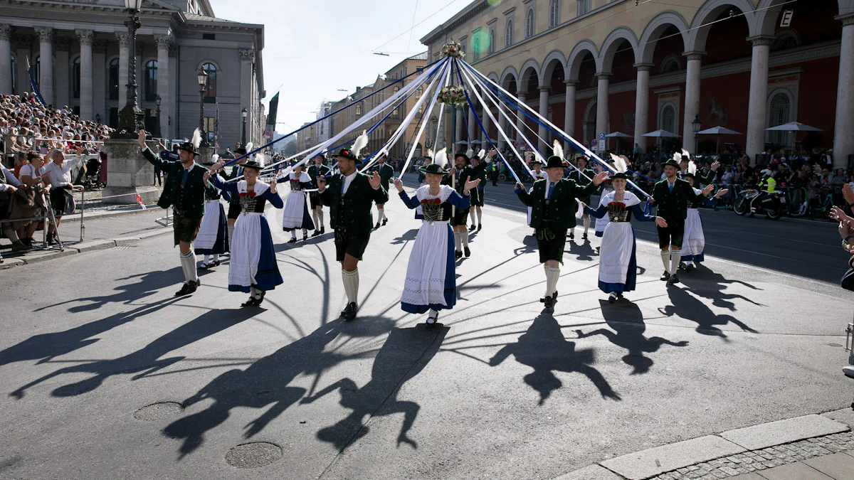 Newsblog zum Oktoberfest in München: Tausende beim Trachten- und Schützenumzug