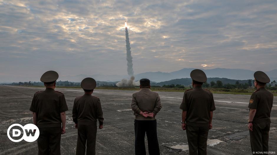 Nordkorea feiert Raketenstart mit "supergroßem" Sprengkopf