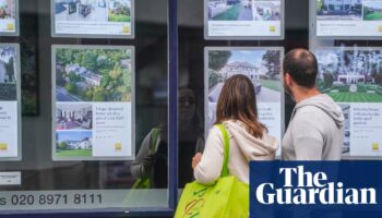 Number of UK estate agents going bust rises almost a third in one year