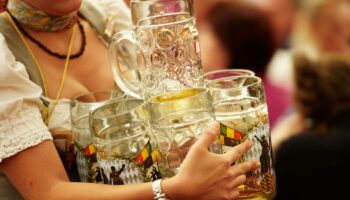 Oktoberfest : notre guide de survie à la grand-messe de la bière allemande