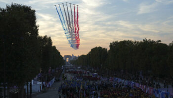 Paris 2024 : une dernière parade sur les Champs-Elysées pour les athlètes français