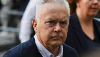 Pédopornographie: Huw Edwards, ex-présentateur star de la BBC, condamné à six mois de prison avec sursis