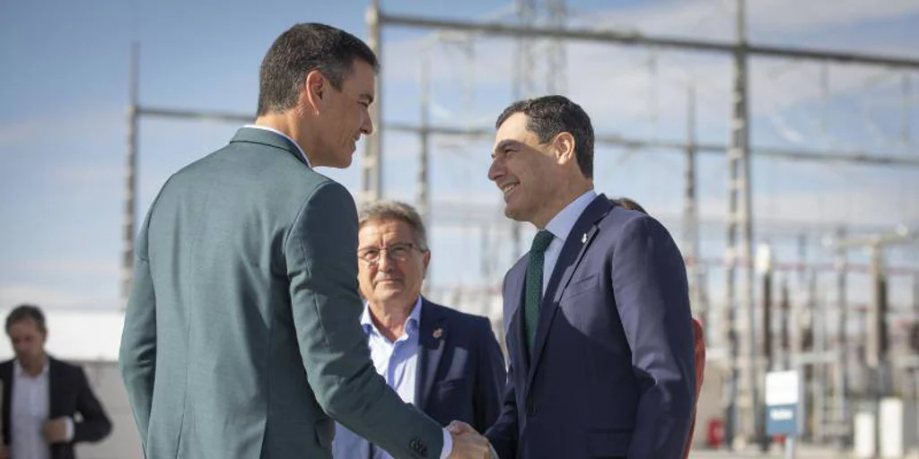 Pedro Sánchez arremete contra la gestión de la Junta de Andalucía: «Suprime 2.000 clases públicas y gasta 22% más en educación concertada»