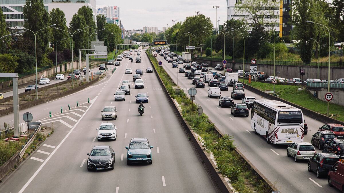 Périphérique parisien à 50 km/h et voies réservées : les questions qui se posent sur le projet d’Anne Hidalgo