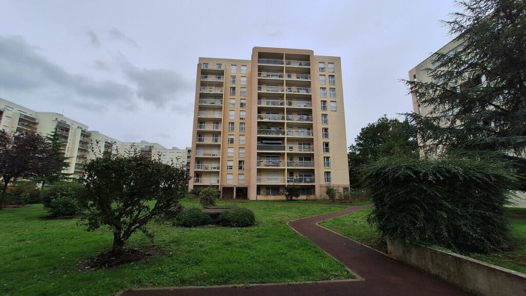 Pontoise : une adolescente de 15 ans interpellée après la mort d’un jeune homme