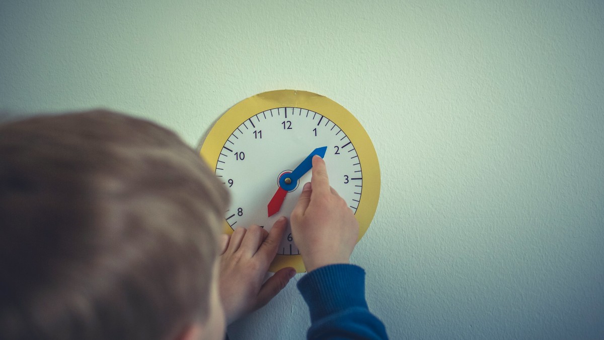 Pourquoi le temps semble passer plus lentement quand on est enfant ?