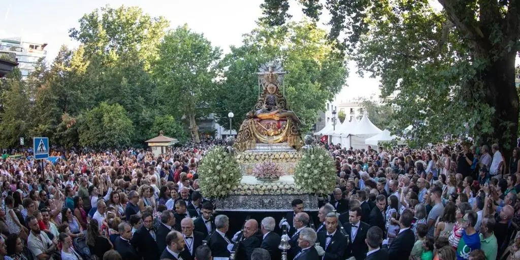 Procesión de la Virgen de las Angustias de Granada 2024: este es el itinerario completo