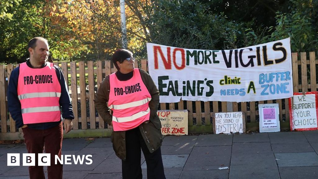 Protest 'buffer zones' around abortion clinics to come into force