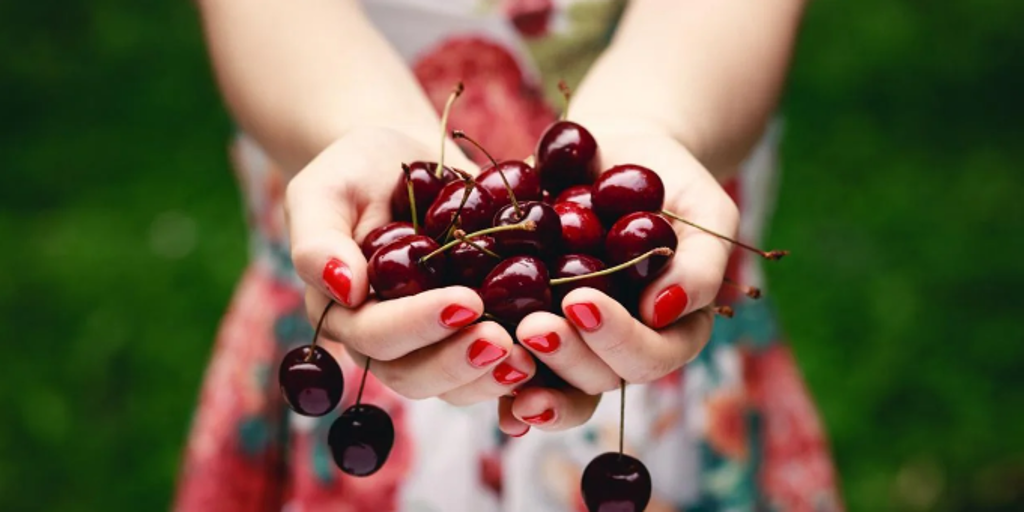 Qué pasa en nuestro cuerpo si comemos cerezas todos los días y cómo afecta a las personas con sobrepeso