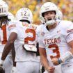 Quinn Ewers puts on stellar display, throws 3 touchdown passes as Texas routs Michigan